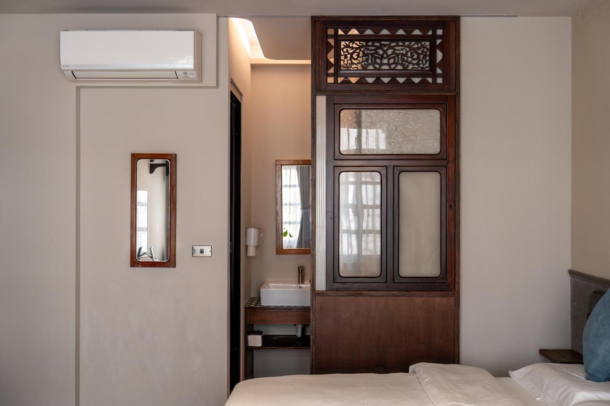 Enzo House Apartment Keelung Bagian luar foto