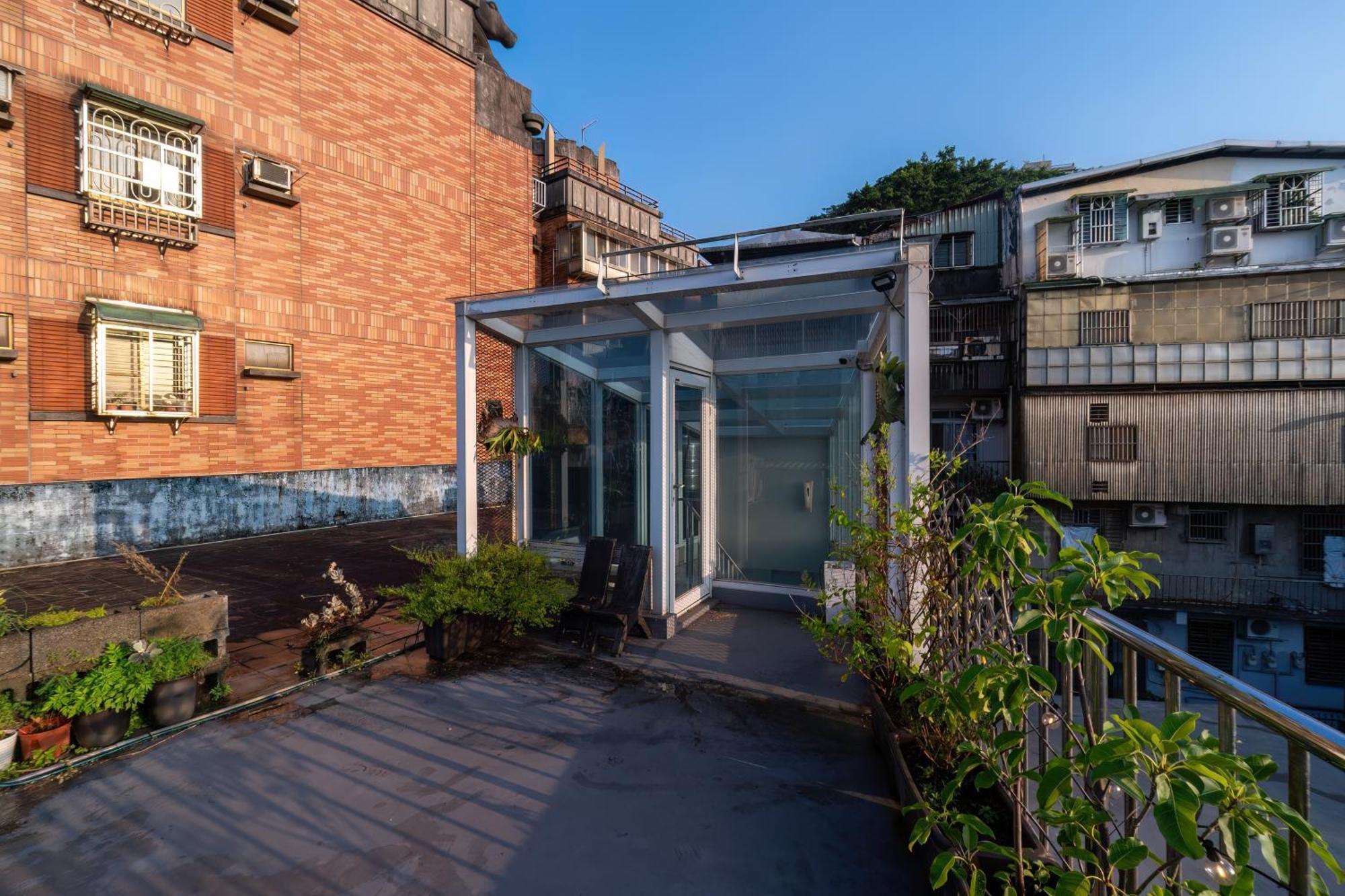 Enzo House Apartment Keelung Bagian luar foto