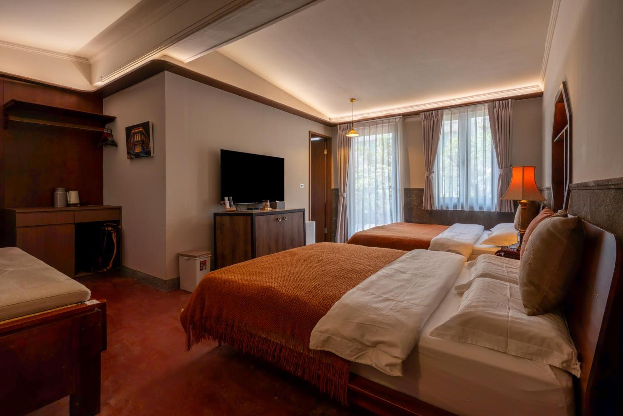 Enzo House Apartment Keelung Bagian luar foto